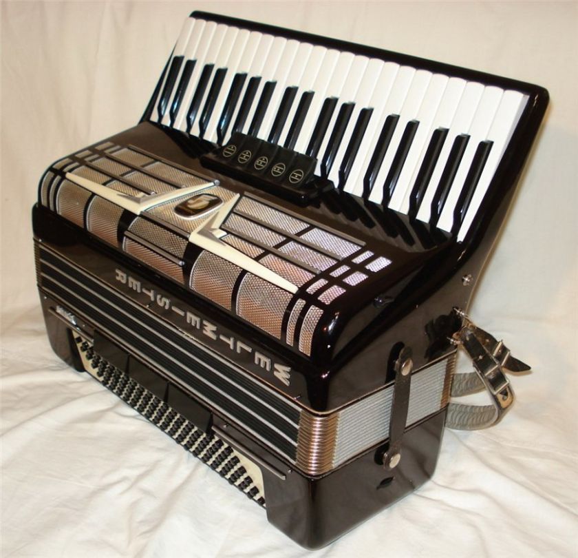 Rare German ACCORDION WELTMEISTER AMIGO 120 bass  