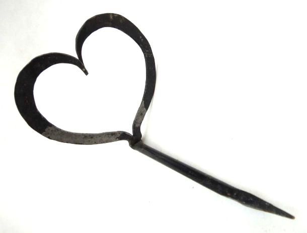 LOT vintage 9pc WROUGHT IRON HEART HOOKS hardware CURTAIN TIE BACKS 