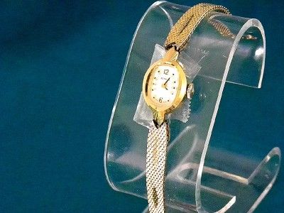 DELICATE VINTAGE 1970S? BENRUS LADIES JEWELED GOLD TONE WATCH  