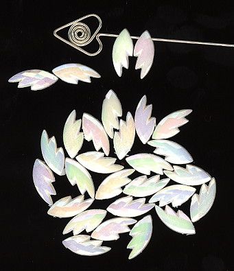   WILL FIND MORE DESIGNER VINTAGE LUCITE PLASTIC LEAF CHARM BEADS