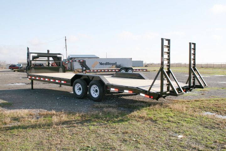   26 x 102 Gooseneck Carhauler Equipment Trailer w/ 7K Axles  