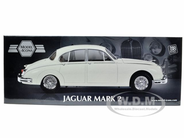 1962 JAGUAR MARK 2 3.8L CREAM 1/18 DIECAST MODEL CAR BY MODEL ICONS 