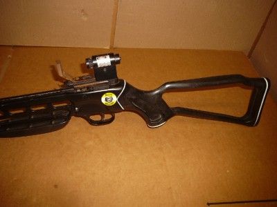 BARNETT WILDCAT CROSSBOW W/ 3 SHOOTER QUIVER. IN OK SHAPE WORKS GOOD 