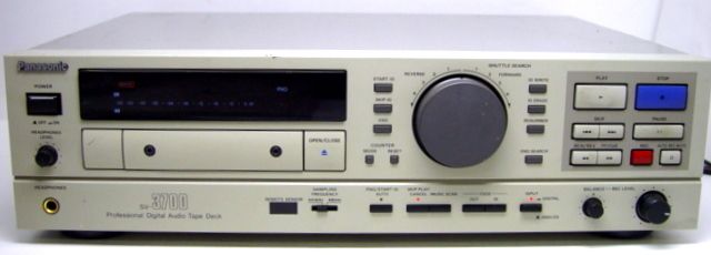   3700 Professional DAT Recorder/Player Digital Audio Tape Deck  