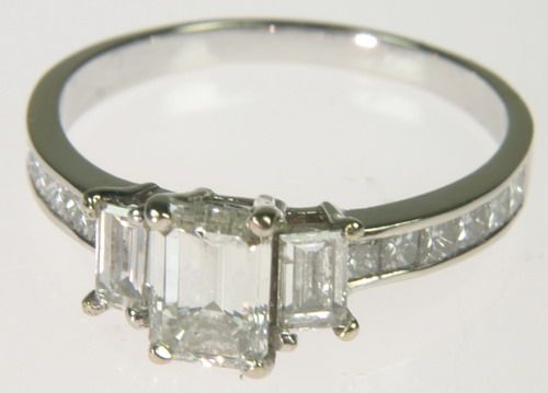 LADIES 14K WHITE GOLD 3 STONE EMERALD CUT ESTATE RING 171612  