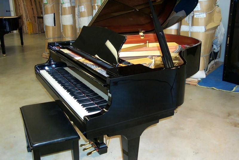 Kawai RX2 Baby Grand Piano Outlet  