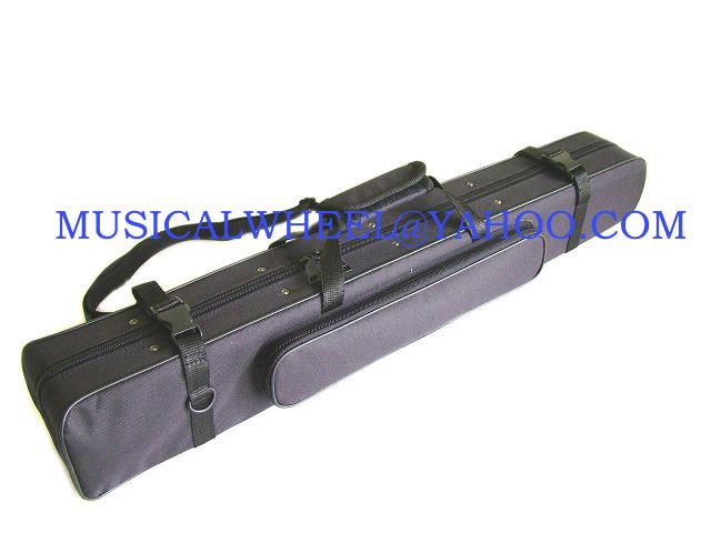 Very rare one piece clarinet case   convenient for those