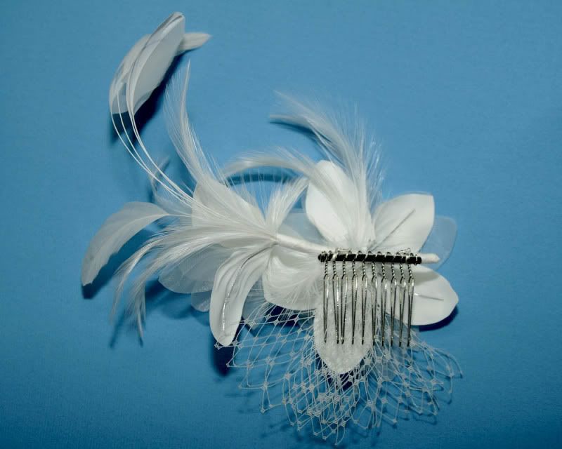 WHITE FLOWERS COQUE FEATHERS FRENCH VEILING BRIDAL COMB  