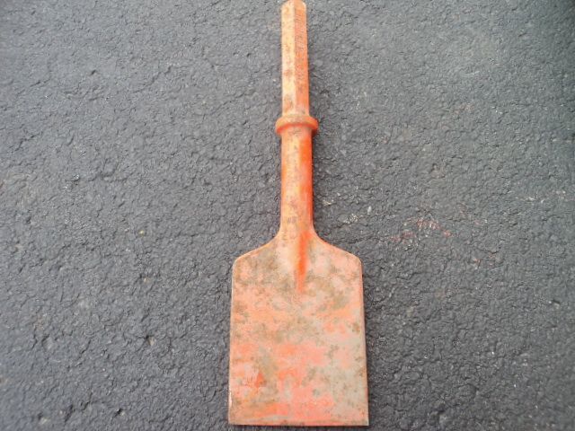 BRUNNER AND LAY JACKHAMMER BIT CLAY SPADE 1 1/8th HEX  
