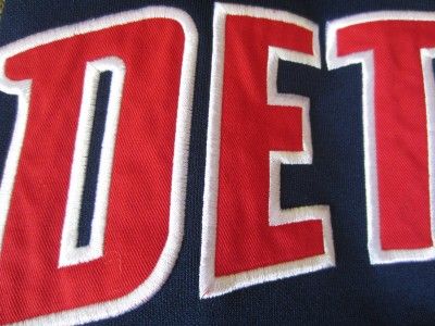 Boys DETROIT NBA PISTONS Button Down Warm Up Shirt Shirts 8  