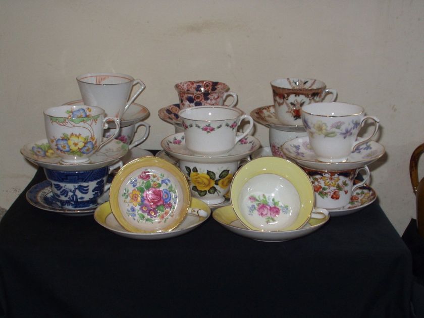 MISMATCH VINTAGE CHINA CUPS AND SAUCERS IDEAL FOR WEDDINGS TEA PARTIES 